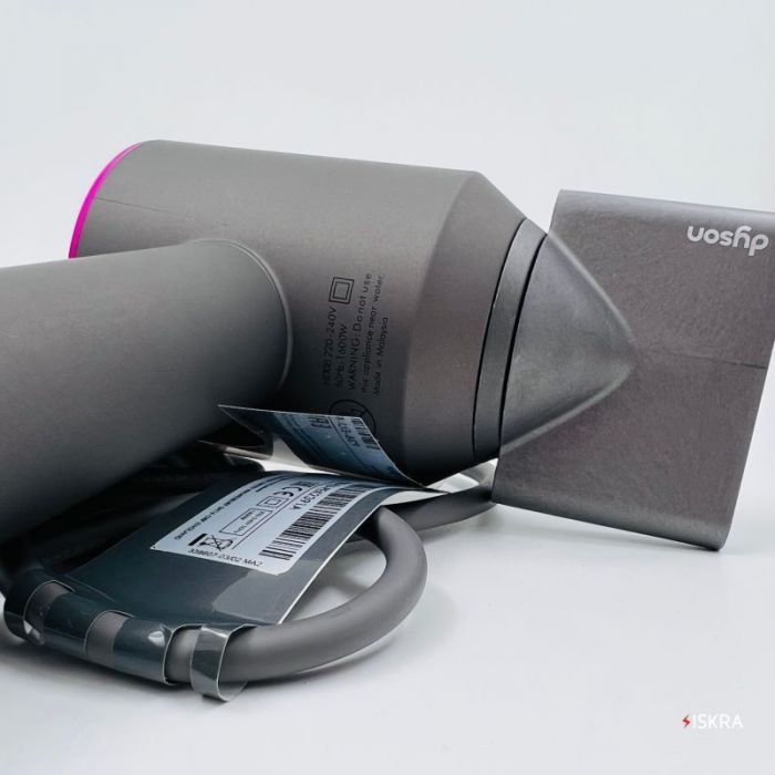 Uscător de păr Dyson cu 5 duze, 1600W