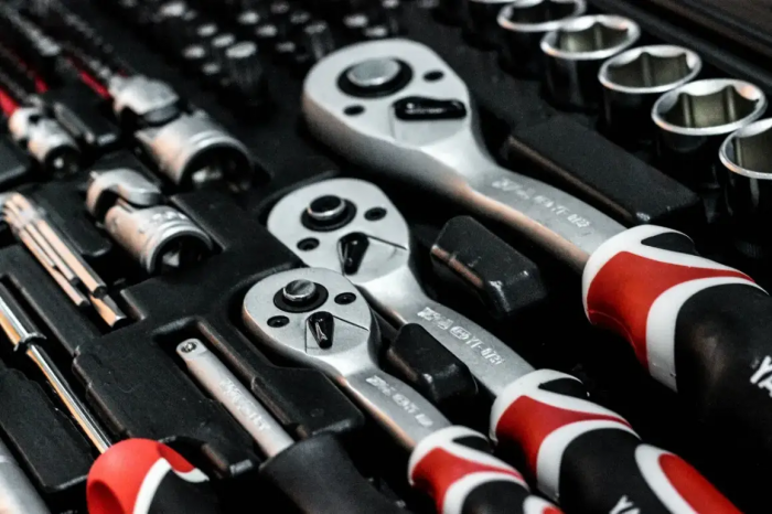 Набор инструментов YATO; 216 предметов, 1/4", 3/8", 1/2", 6-гранный