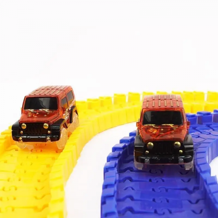 Constructor luminos pista de curse flexibilă Magic Tracks, 220 de piese