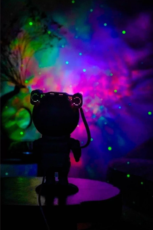 Lampa de veghe cu acumulator Astronaut, proiector de cer înstelat cu telecomandă